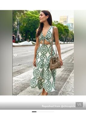 Zara Green & White Tie-Front Midi Dress